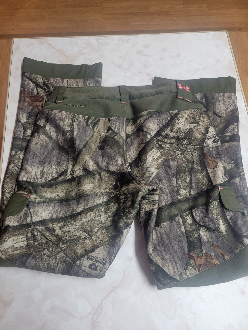Under Armour Camo Hunting Pants Women’s SM/P Loose Fit ColdGear Mossy Oak Outdoo - Picture 7 of 16